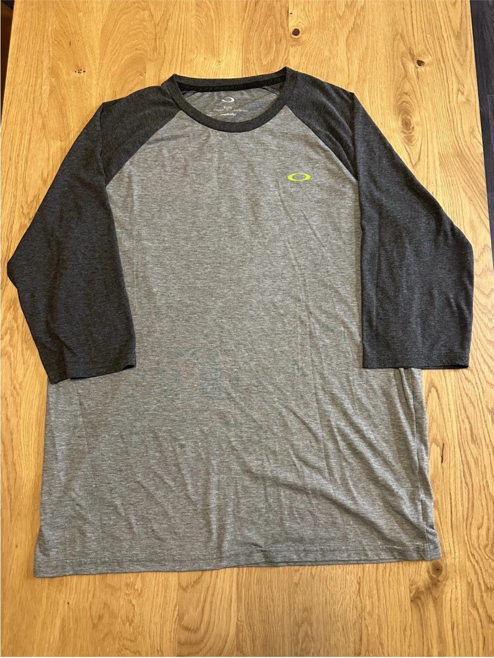 Men’s Oakley Raglan Tee XL Gray/Green 3/4 Sleeve